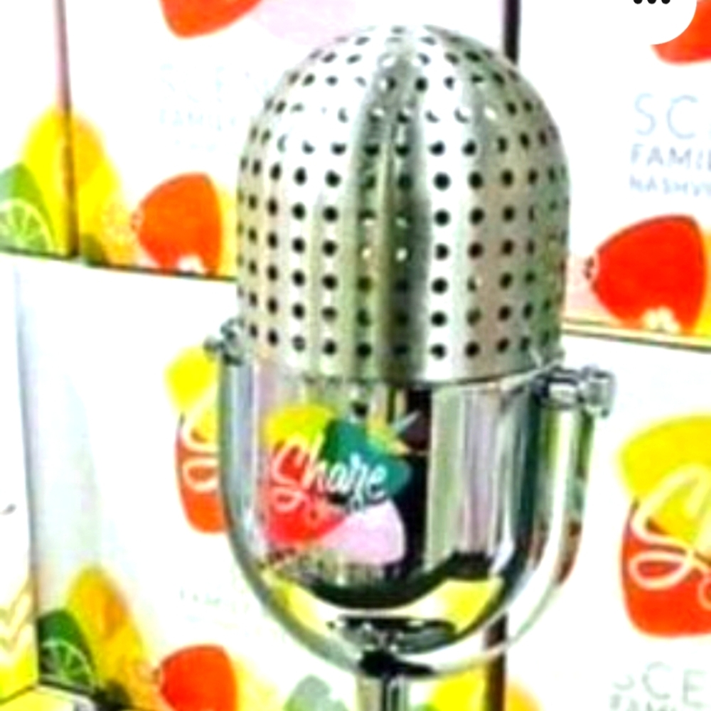Scensty limited edition limited release Family reunion 2016 microphone warmer.